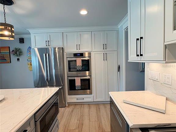 4th image of 3921 BELLE VISTA DRIVE E