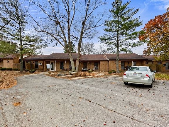 2nd image of 115 Crestwood Dr #4