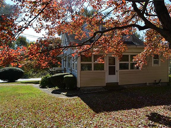 2nd image of 1 Daisy Dr