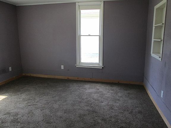 4th image of 1003 E Washington St