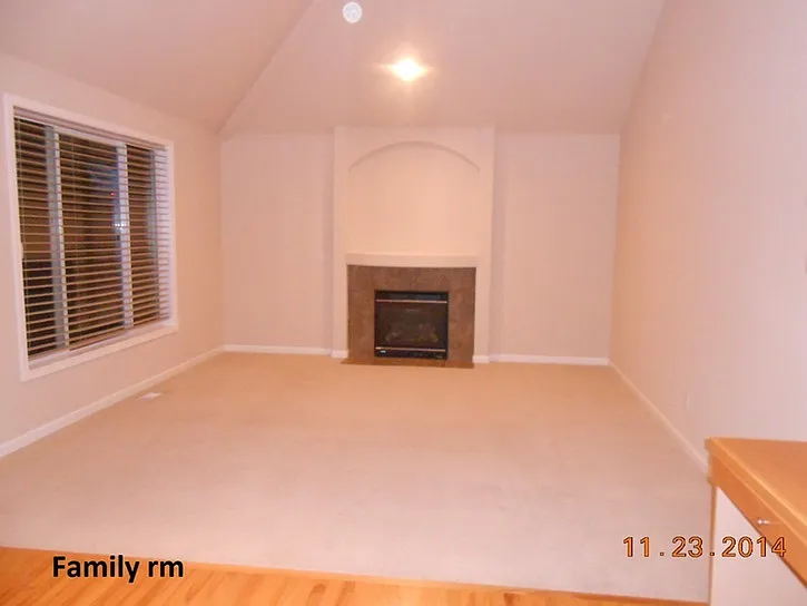 Beautiful 4 Bed 3 Bath with Bonus Room Home in Convenient Location in Lynnwood. — Photo 4