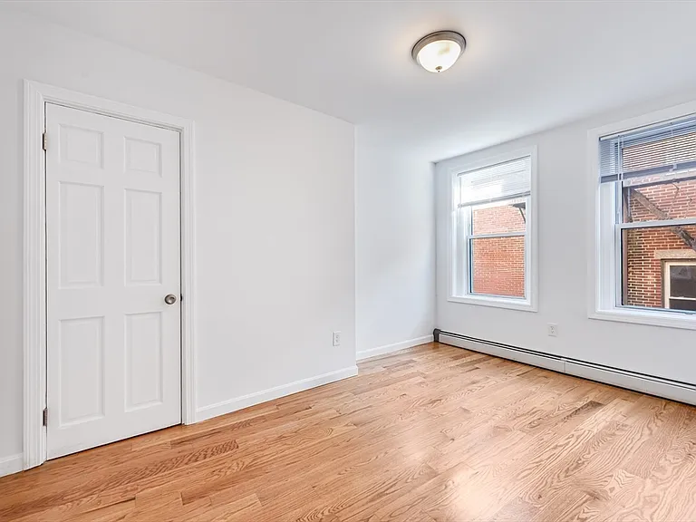 12 Foster St #6 — Photo 10