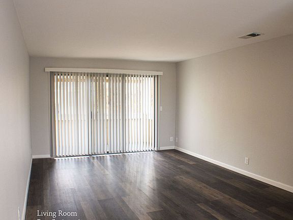 3rd image of 29033 Dixon St APT 10