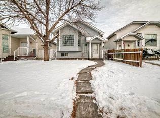 34 W Erin Meadow Close SE, Calgary, AB T2B3E4