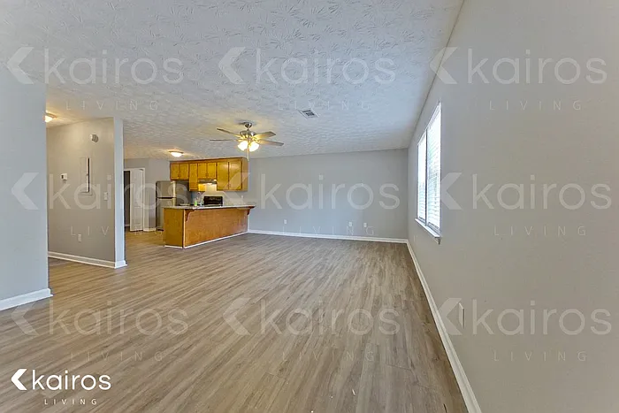 4 bed, 3.0 bath, 1659 sqft, $1,945 — Photo 2