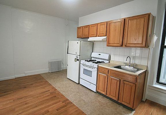 5th image of 25-86 36th St #1R