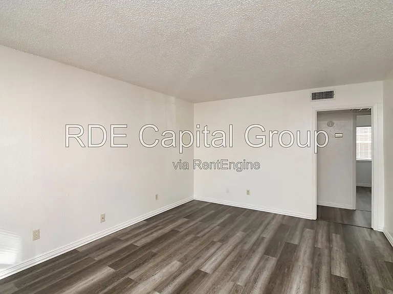 7048 Glenview Dr #47 — Photo 11