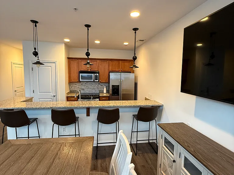 350 N Meridian St #208 — Photo 32