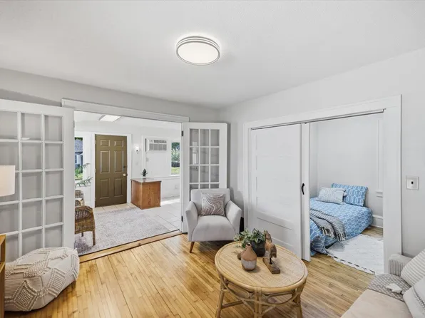 1015 Kruse St, West Saint Paul, MN 55118