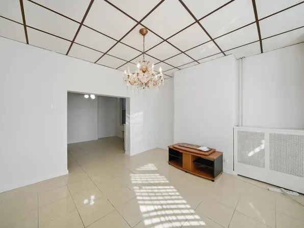 222 47th Street image 7 of 25