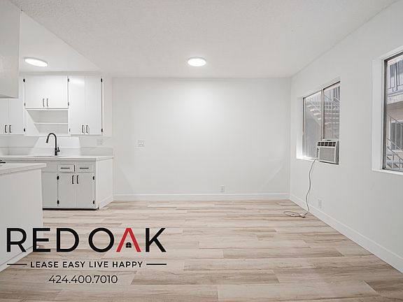 3rd image of 230 N Grand Ave APT 2
