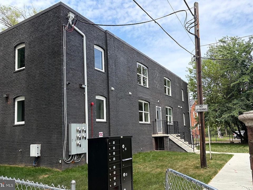 2nd image of 4324 Halley Ter SE