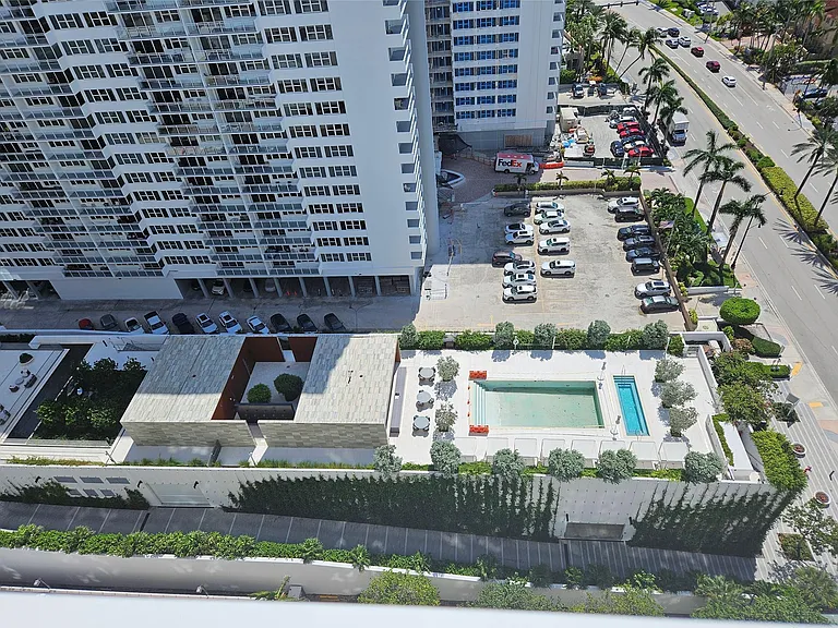 1980 S Ocean Dr #21L — Photo 3
