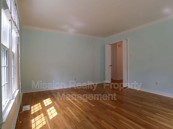 4th image of 4600 Cedar Cliff Rd