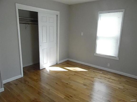 5th image of 1118 Prickett Ave