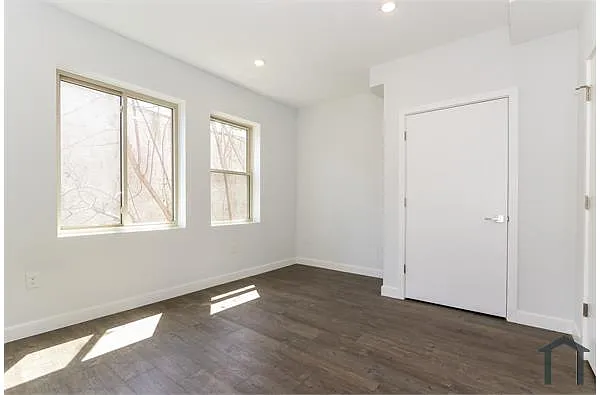 Building Photo - 917 N 15th St #2
