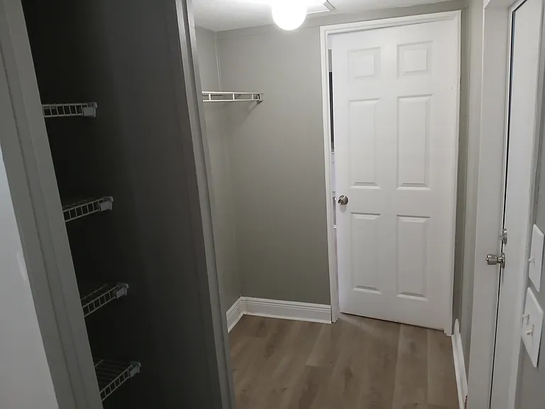 2805 Mineola Dr #22 — Photo 9