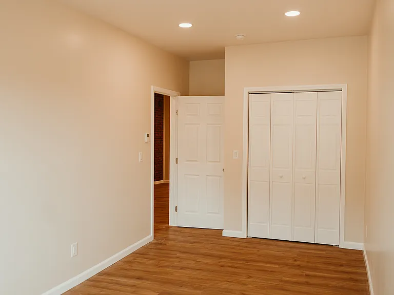 212 Main St #2 — Photo 14