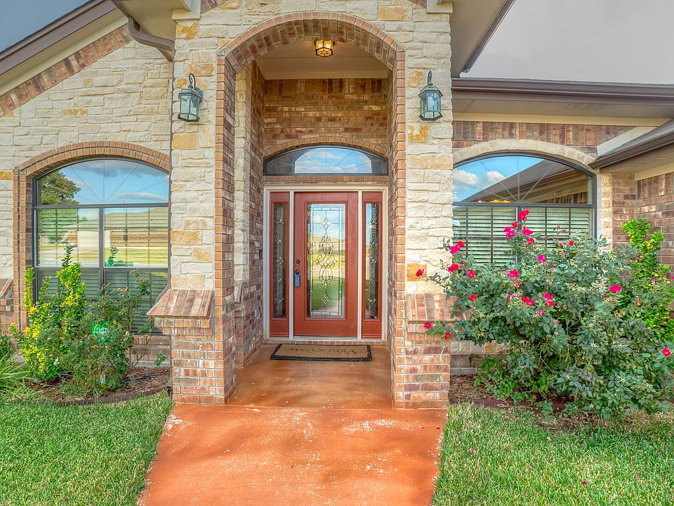 1st image of 2706 Natural Ln
