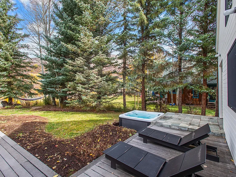 1270 Mountain View Dr — Photo 45
