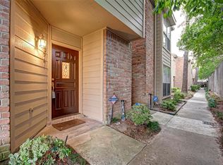 977 Memorial Village Dr, Houston, TX 77024