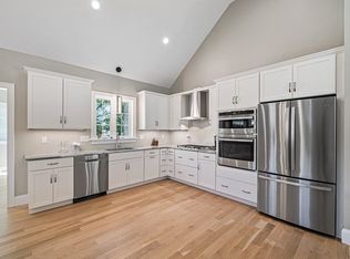 18 Vine Ln, Randolph, MA 02368