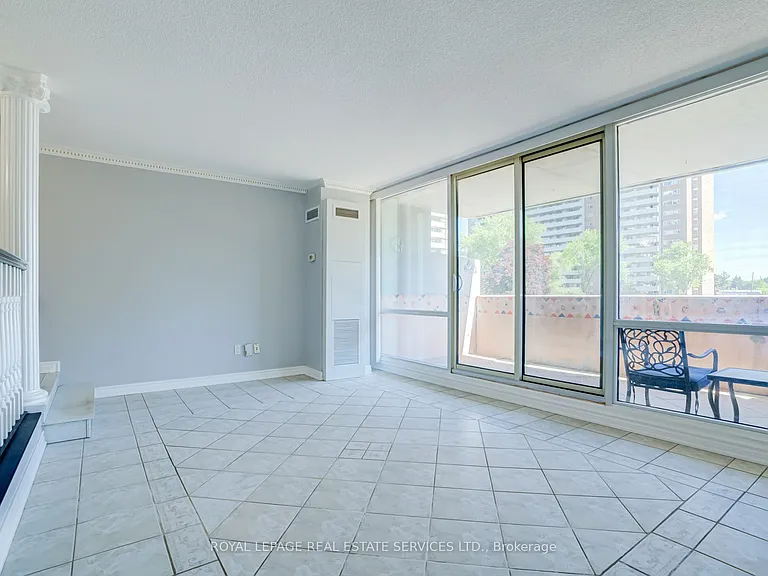 250 Scarlett Rd #206 — Photo 11