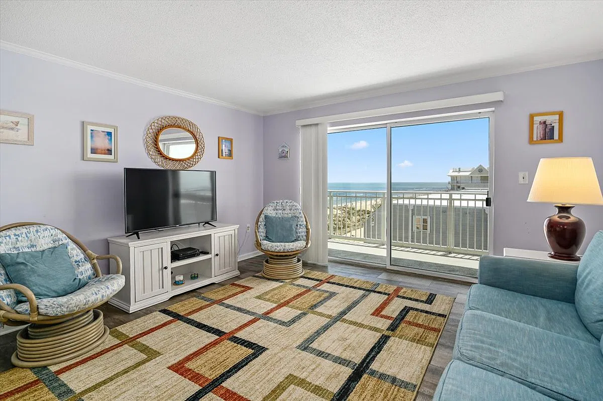 3 bed, 1296 sqft, $1,500 — Photo 3