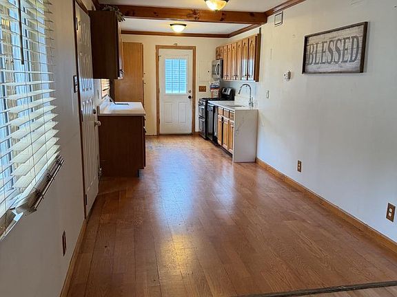 5th image of 609 Fairhill Rd