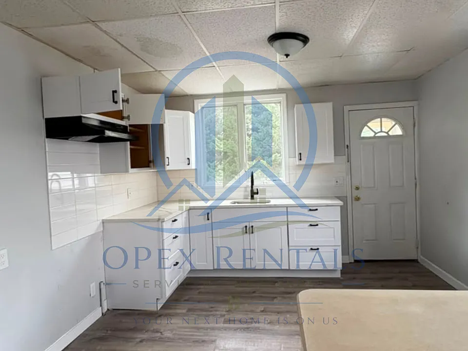 696 Worth Ave #2R
