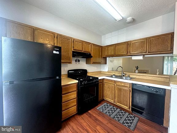 4th image of 7223 Parsons Ct