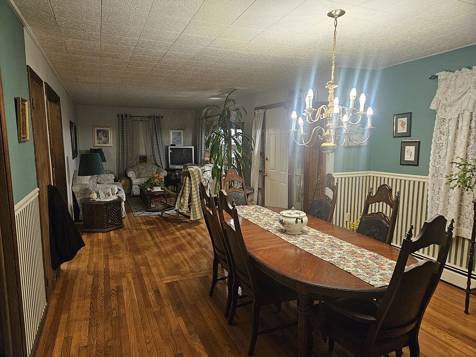 2nd image of 5 Winston Dr