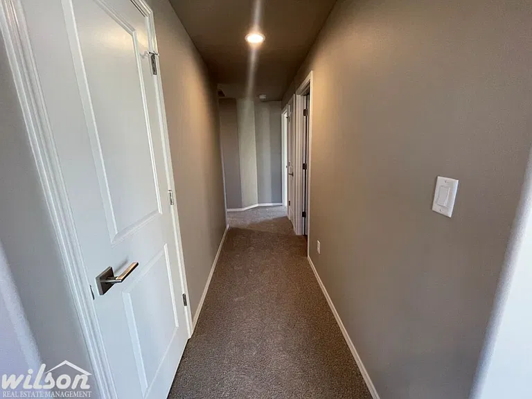1912 S 62nd Ave — Photo 5
