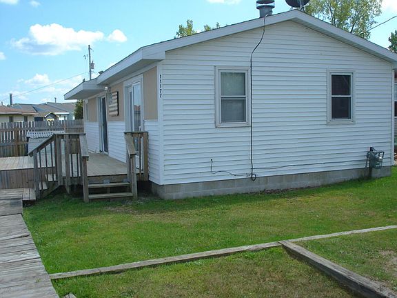 2nd image of 11177 Lake St