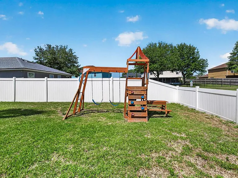 7163 Bedfordshire Ln — Photo 40