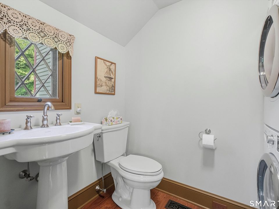 13th image of 26 Codfish Hill Road