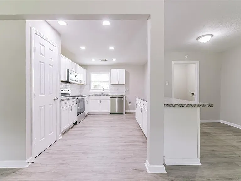 5118 Keystone St — Photo 8