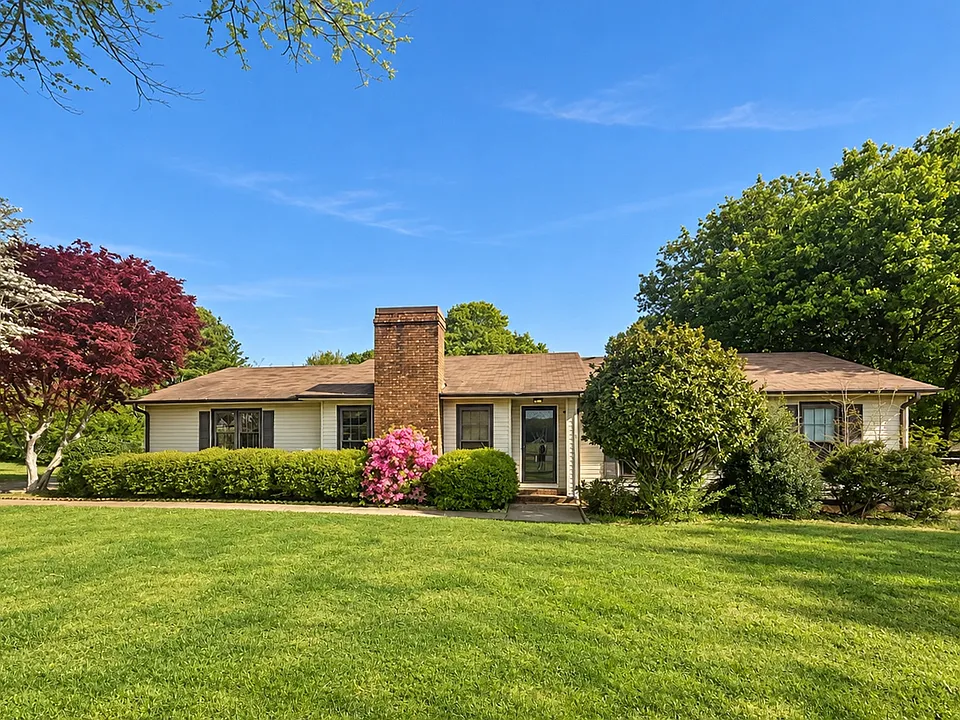 129 Voekel Rd