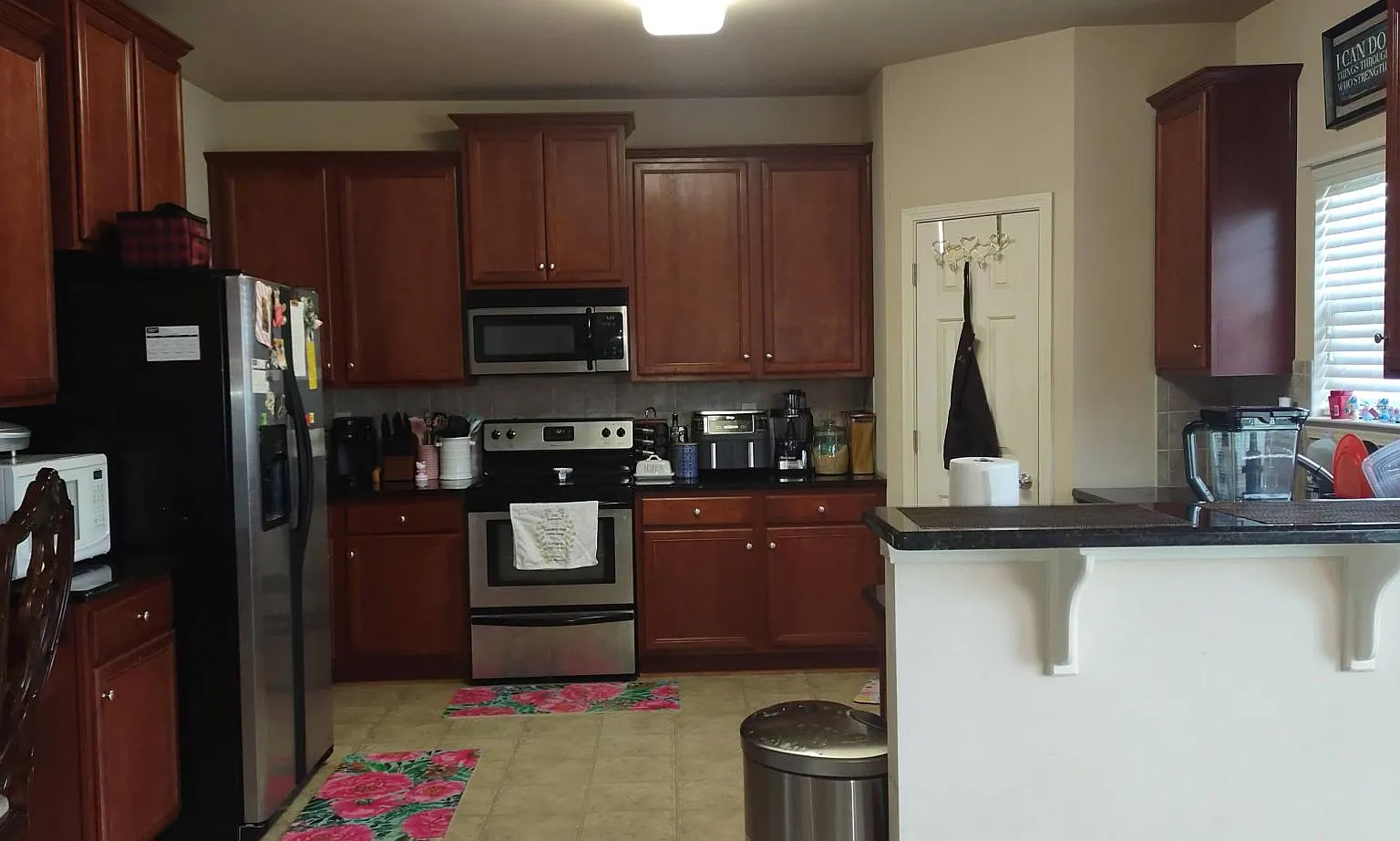 4 bed, 3.5 bath, 3217 sqft, $2,400 — Photo 4