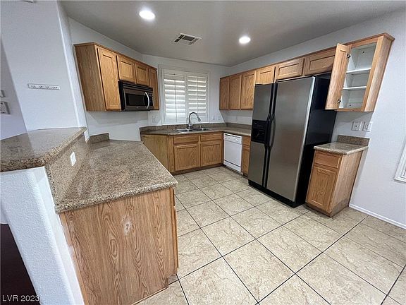 3rd image of 4774 Portola Vista Ave