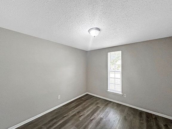 5th image of 4403 Burnette Pl