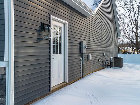 3rd image of 273 Walker Way