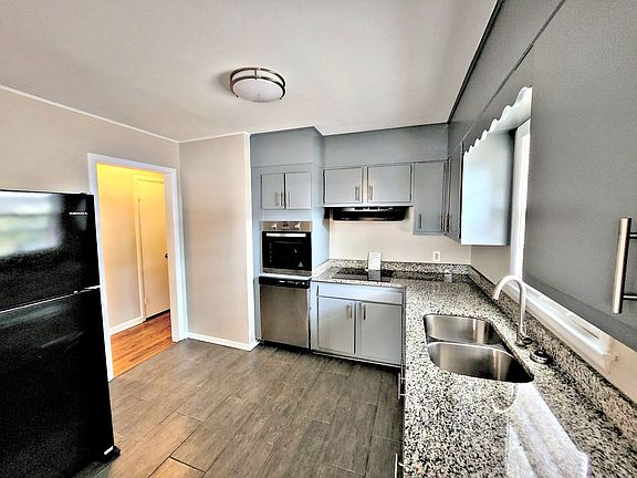 5th image of 212 White St NE