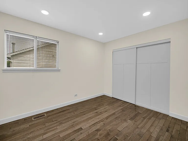 1807 Whitney Dr — Photo 18