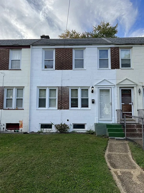 2 bed, 1.0 bath, 900 sqft, $1,700 — Photo 1