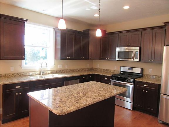 5th image of 2022 Zoe Ln