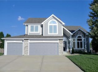 10724 N Manning Ct, Kansas City, MO 64157