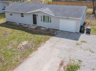 710 Field St, Altamont, IL 62411