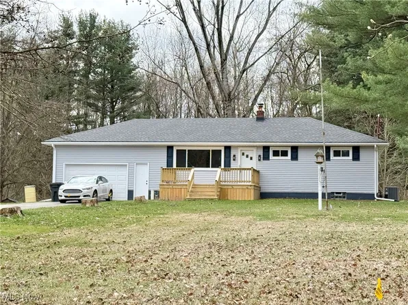 7188 Hayes Orangeville Rd NE, Burghill, OH 44404