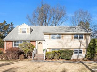 80 Werimus Ln, Woodcliff Lake, NJ 07677